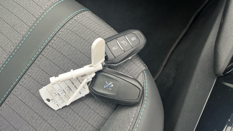 Peugeot 208 1.2 PureTech 100 Allure 5dr EAT8 Petrol Hatchback